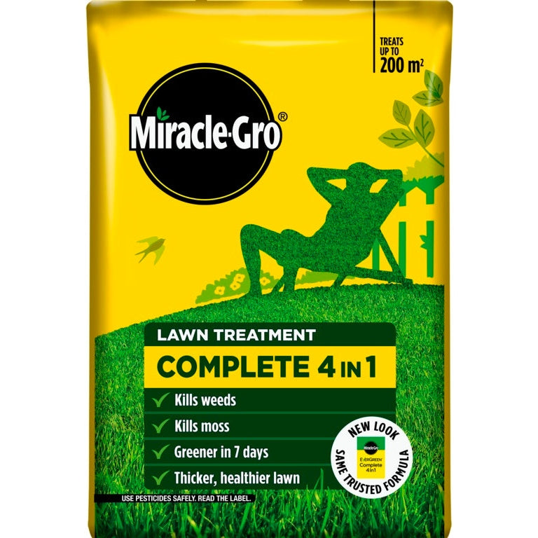 Miracle-Gro® Complete 4 in 1 Lawn Treatment